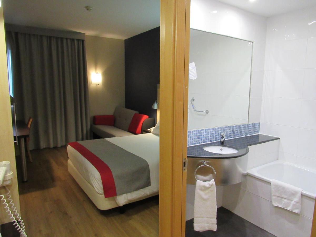 Holiday Inn Express Alcobendas By Ihg Εξωτερικό φωτογραφία